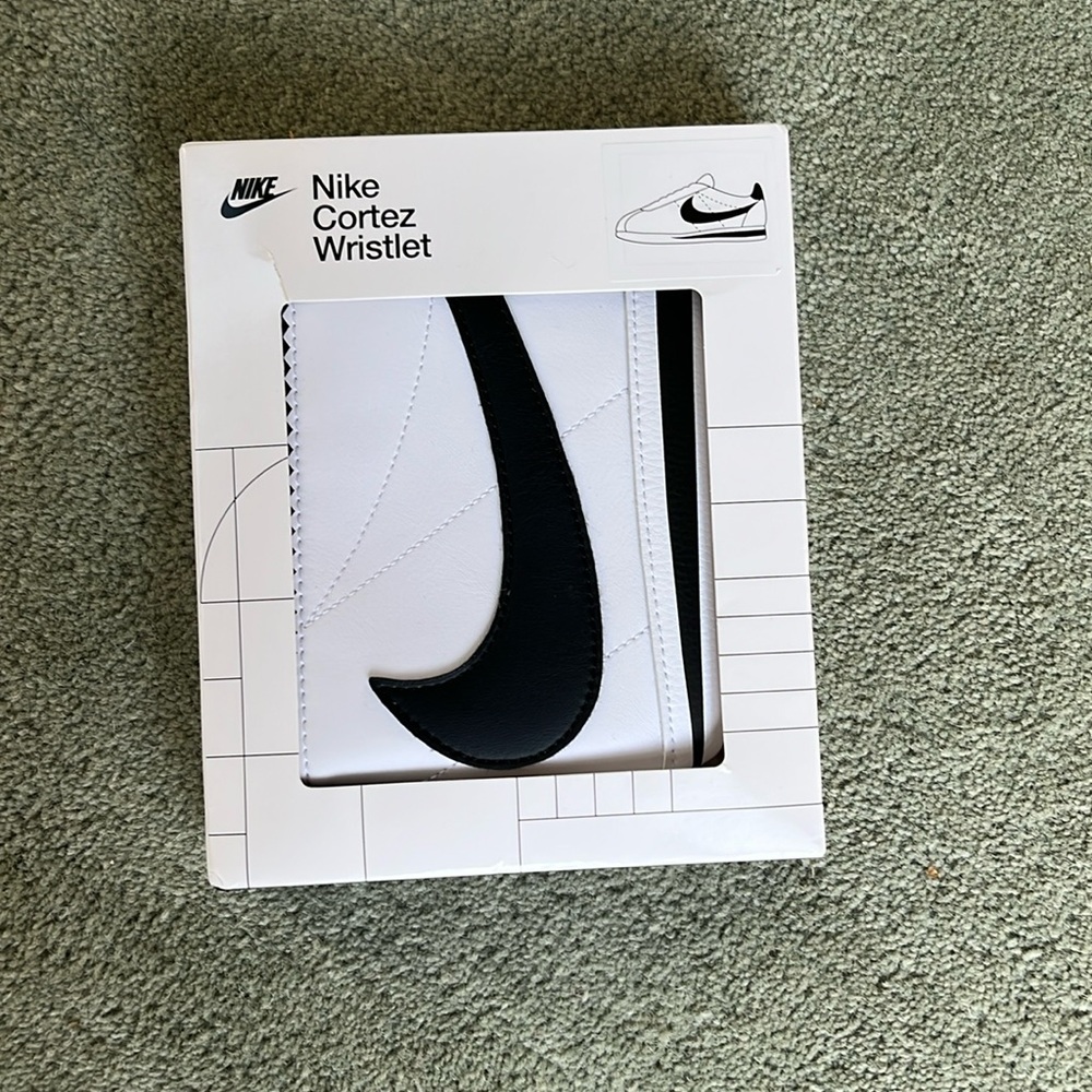 NIKE CORTEZ WRISTLET. New.